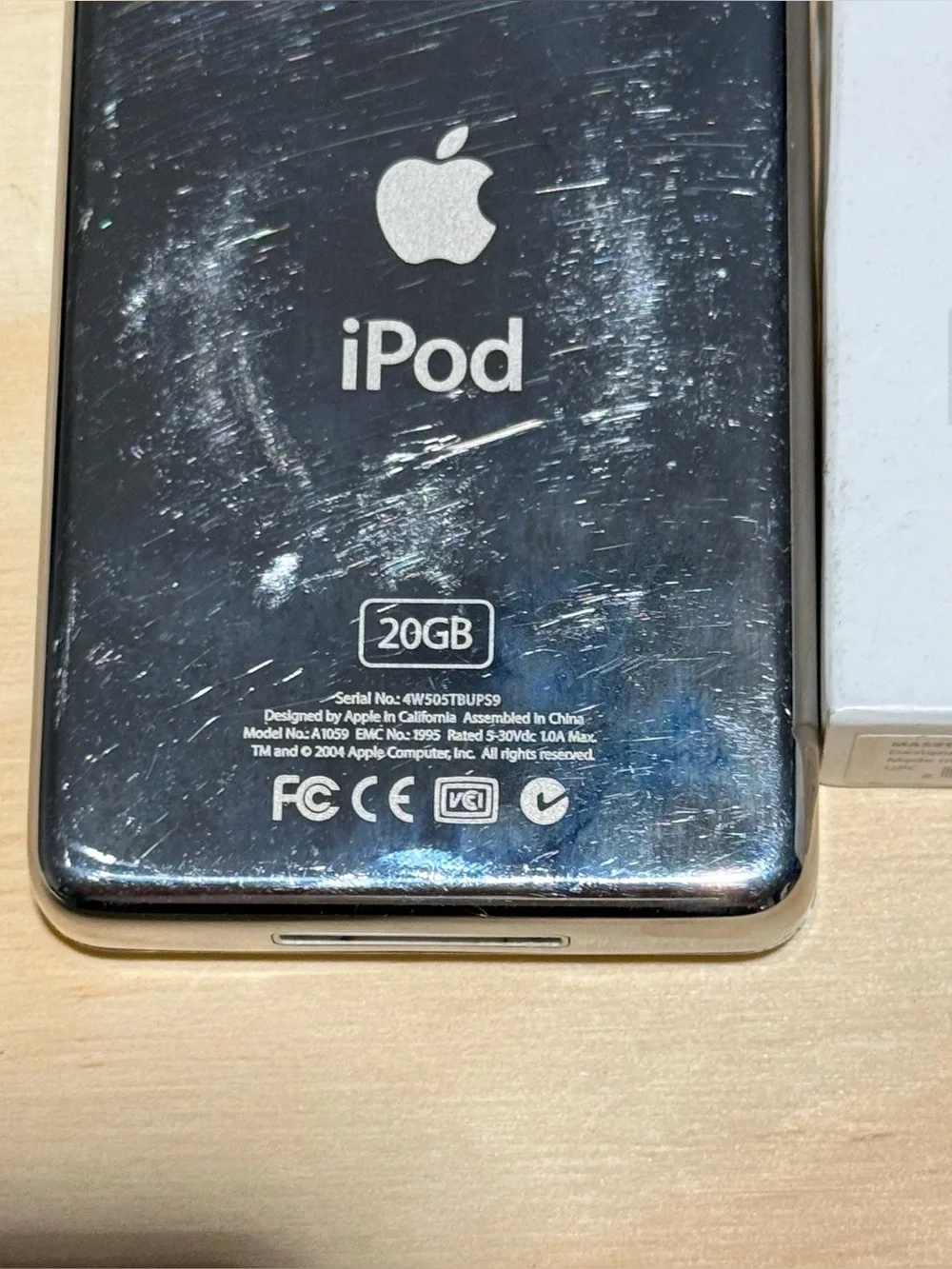 iPod Classic 4thGen 20GB Wht Model:A1059 Tested Good Battery 10-12hr w/3600Song!